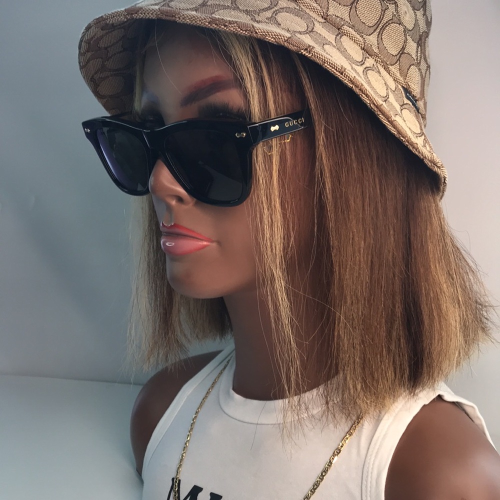 GG0910S Sunglasses by Gucci Shape: Rectangle, Material: Plastic, Frame Full Rim.